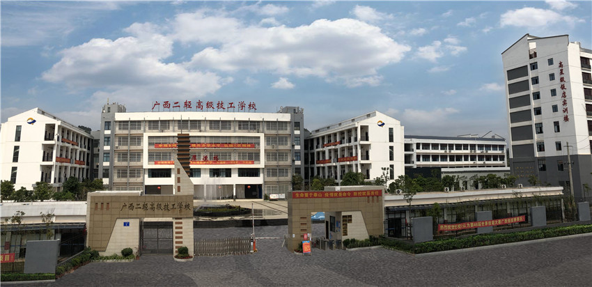 学校大门2_副本.jpg