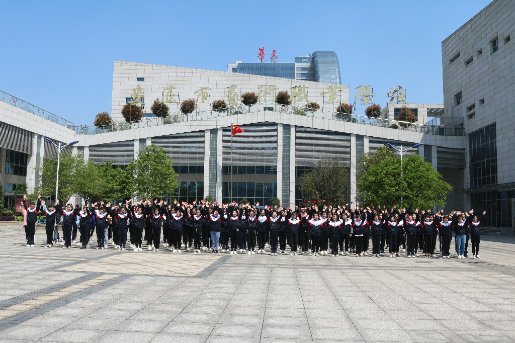 3643000639_6.jpg